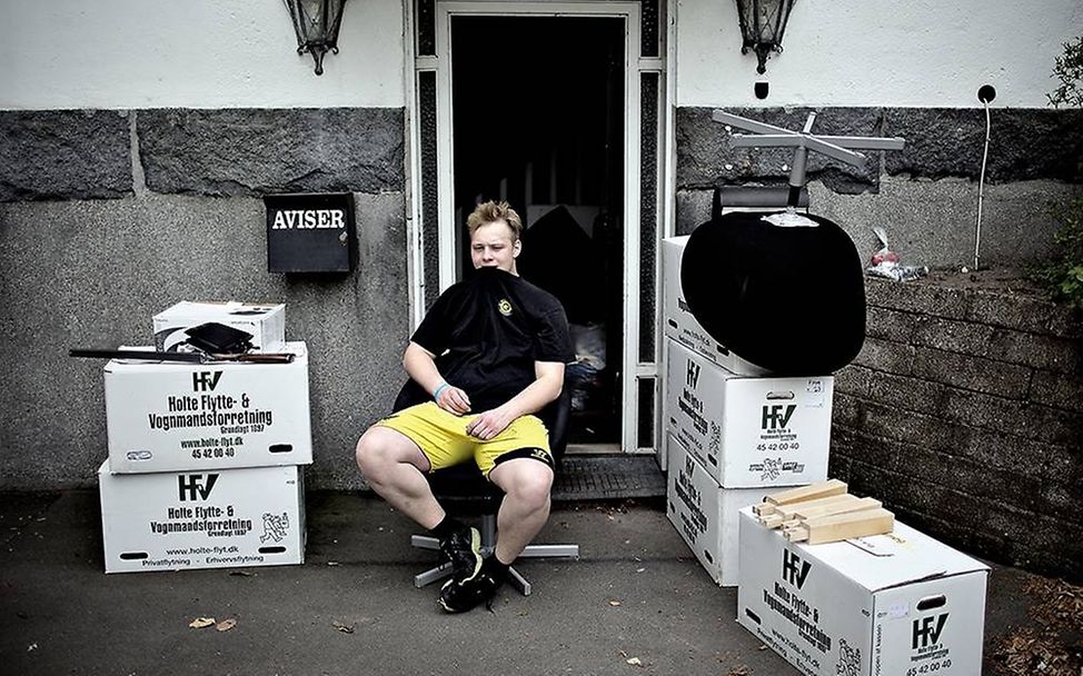 Wenn die Familie geschlossen wird. © Joachim Adrian/Danish School of Photojournalism