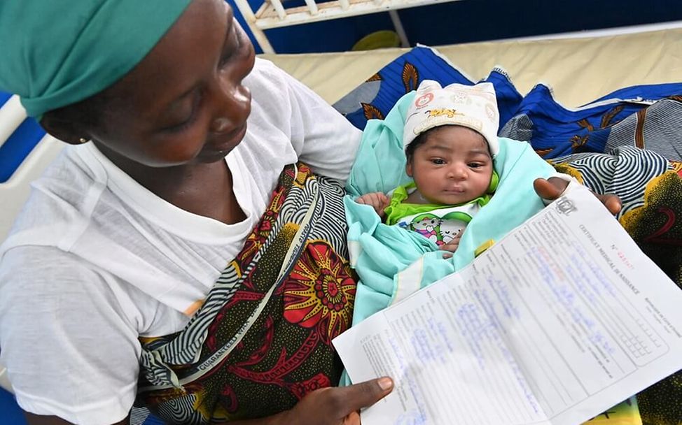 Geburt in der Elfenbeinküste: Dieses Baby ist nun offiziell registriert