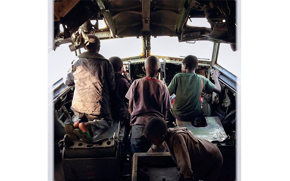 Kongo: Spielplatz Flughafen | © Michael C. Brown/Magnum Nominee