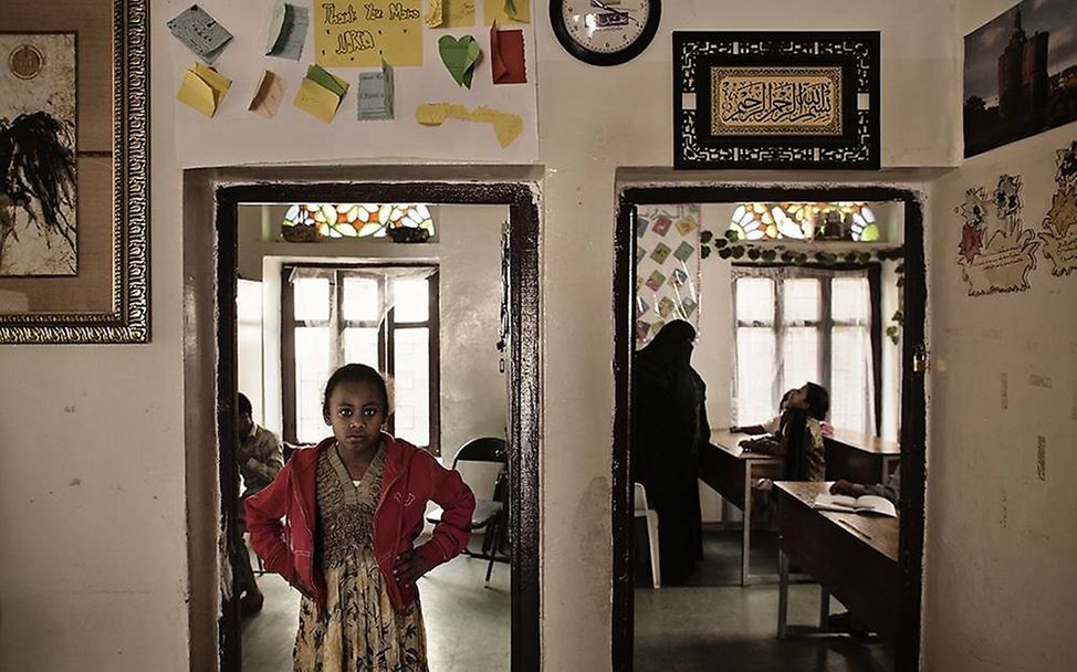 Yemen: I read, I write. © Laura Boushnak/Rawiya Collective