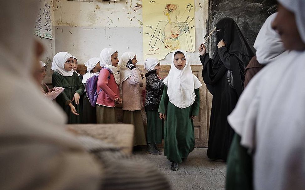 Yemen: I read, I write. © Laura Boushnak/Rawiya Collective