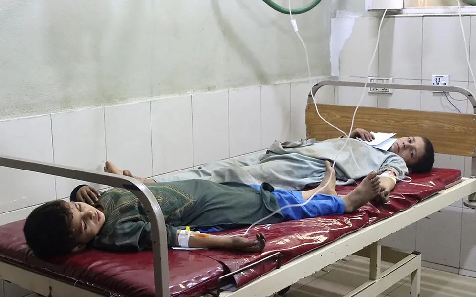 Verletzte Kinder werden nach dem Erdbeben in Afghanistan behandelt. | © UNICEF/Zahir, AFP Erdbeben Afghanistan: Kinder Hilfe
