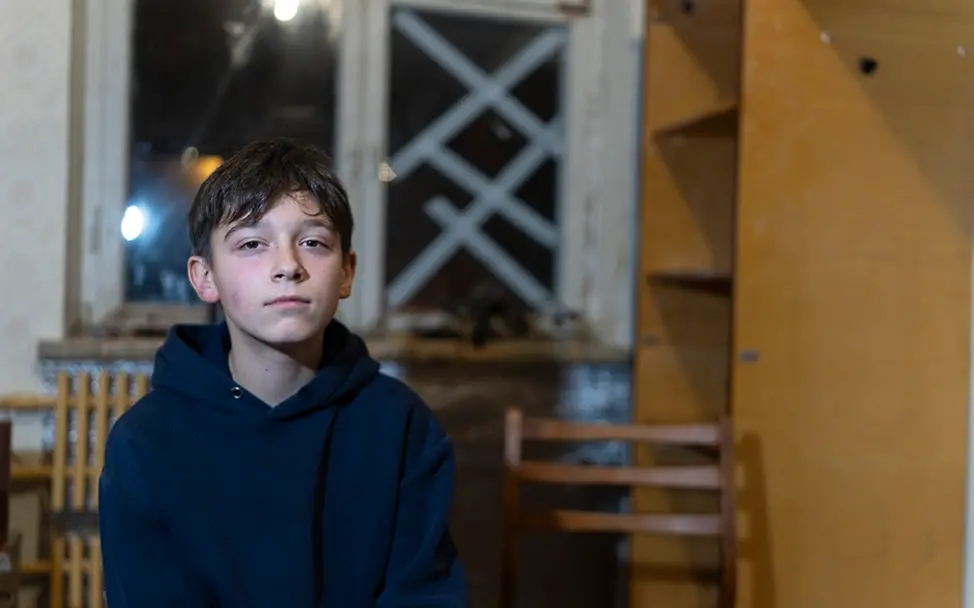 Kinder Ukraine: Daniil (12) ist einer der vielen Opfern von Blindgängern. 