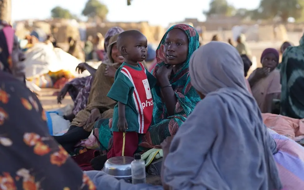 Tausende Menschen sind aus Al-Fashir geflohen. 