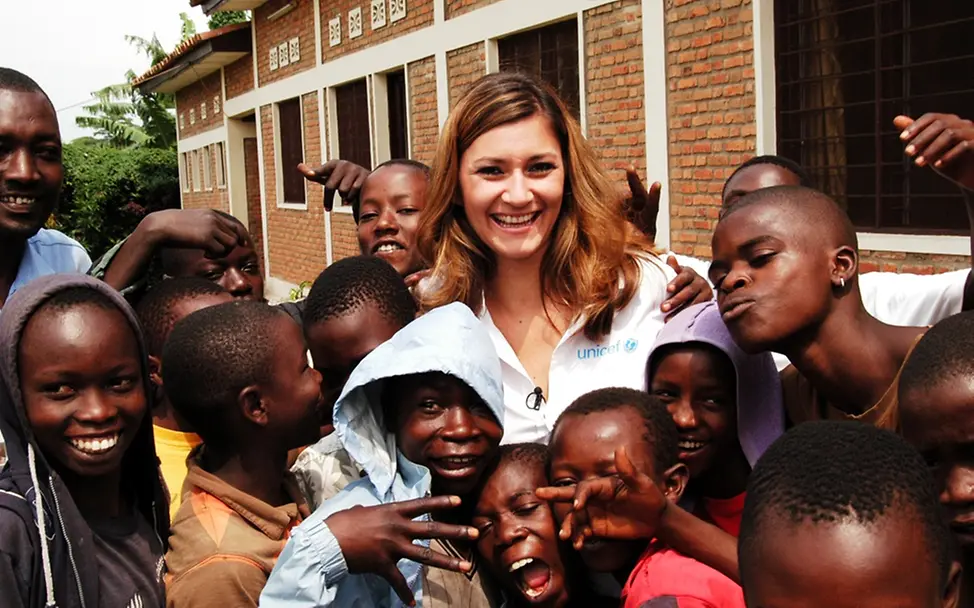 UNICEF-Patin Sandra Thier in Burundi. ©UNICEF/Berger UNICEF-Patin Sandra Thier in Burundi. ©UNICEF/Berger