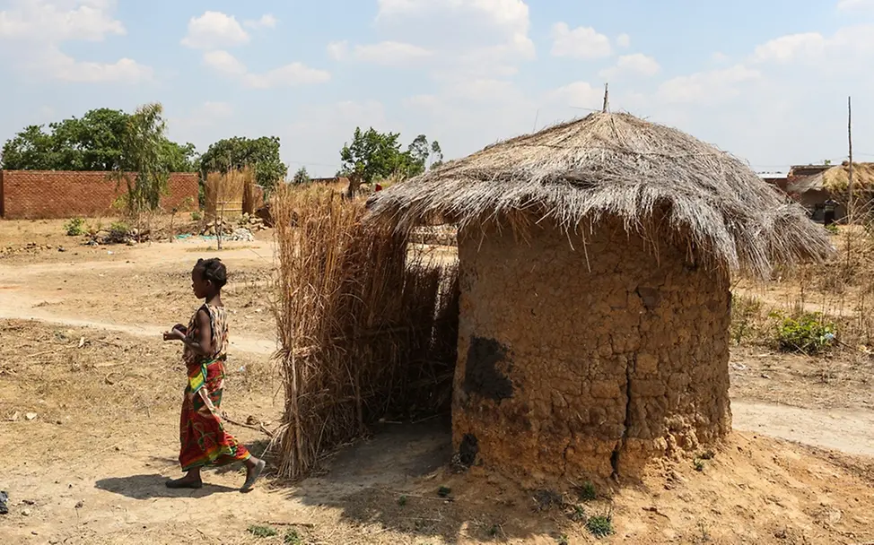 Einfache Latrine | © UNICEF/Jordi Matas Mosambik: Eine einfache Latrine