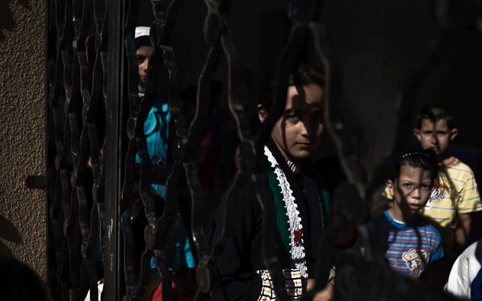 Syria: Children between the lines. © Alessio Romenzi/Agentur Corbis Images