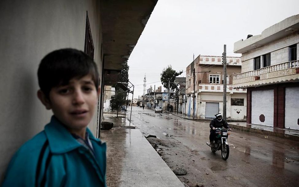 Syria: Children between the lines. © Alessio Romenzi/Agentur Corbis Images