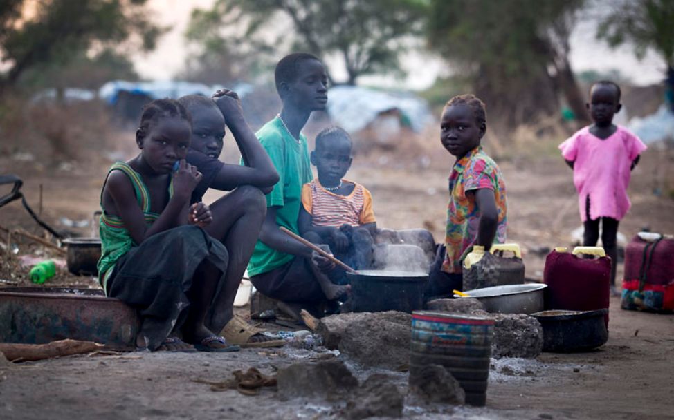 Kinder in Südsudan: erschöpft und traumatisiert von Hunger und Gewalt