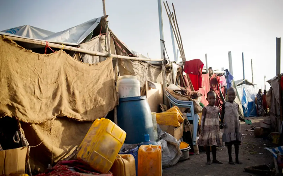 Südsudan: Kinder bedroht von Hunger und Gewalt | © UNICEF/Holt Kinder in Südsudan: erschöpft und traumatisiert von Hunger und Gewalt