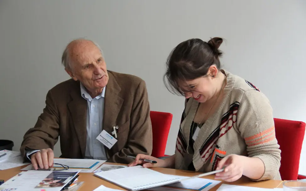 Reinhard Schlagintweit und Selen vom Kölner Appell gegen Rassismus | © UNICEF DT/Müller UNICEF-JuniorBotschafter Jurysitzung: Reinhard Schlagintweit