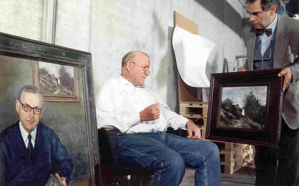 Gustav Rau with works of his art collection © P. Schälchli, Zurich.