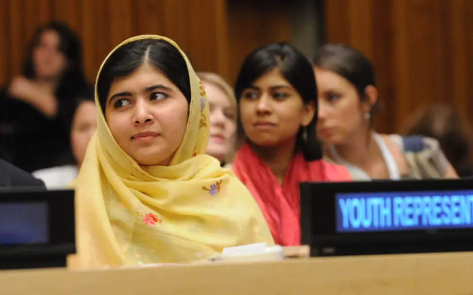Malala Yousafzai auf einer UN-Konferenz | © UNICEF/Markisz UNICEF-Report: Malala Yousafzai