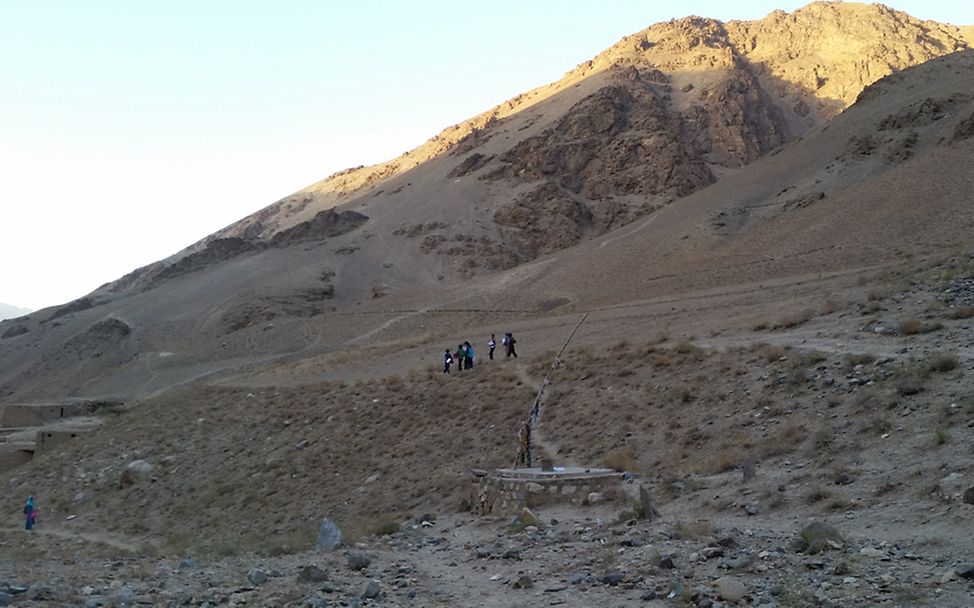 Schüler gehen nach Hause in Afghanistan