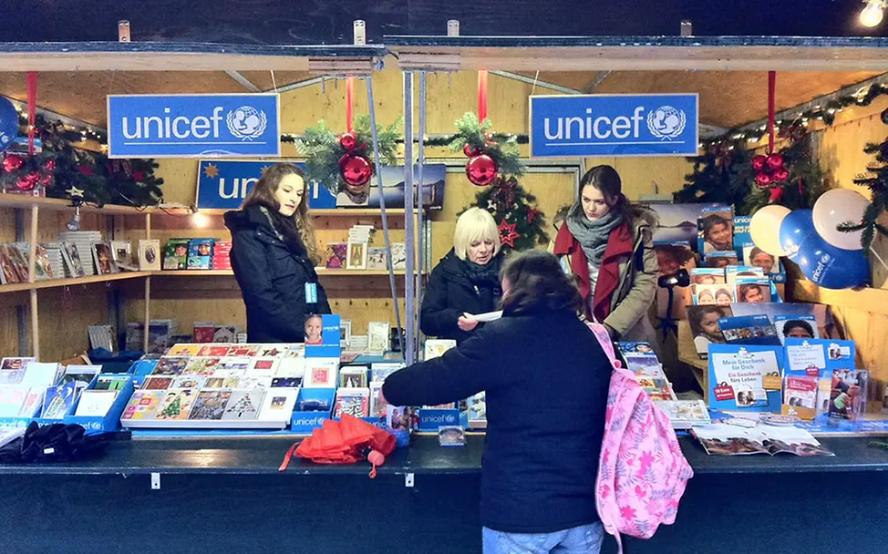 Verschicken Sie Weihnachtsgrüße mit den UNICEF-Grußkarten. | © UNICEF UNICEF-Grußkarten zur Weihnachtszeit