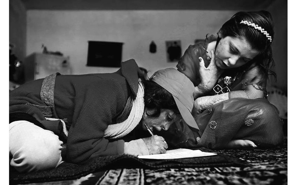 Iran: Den Kindern wieder Gesichter geben! | © Abdollah Heidari/Mehr News Agency Iran: Den Kindern wieder Gesichter geben! | © Abdollah Heidari/Mehr News Agency