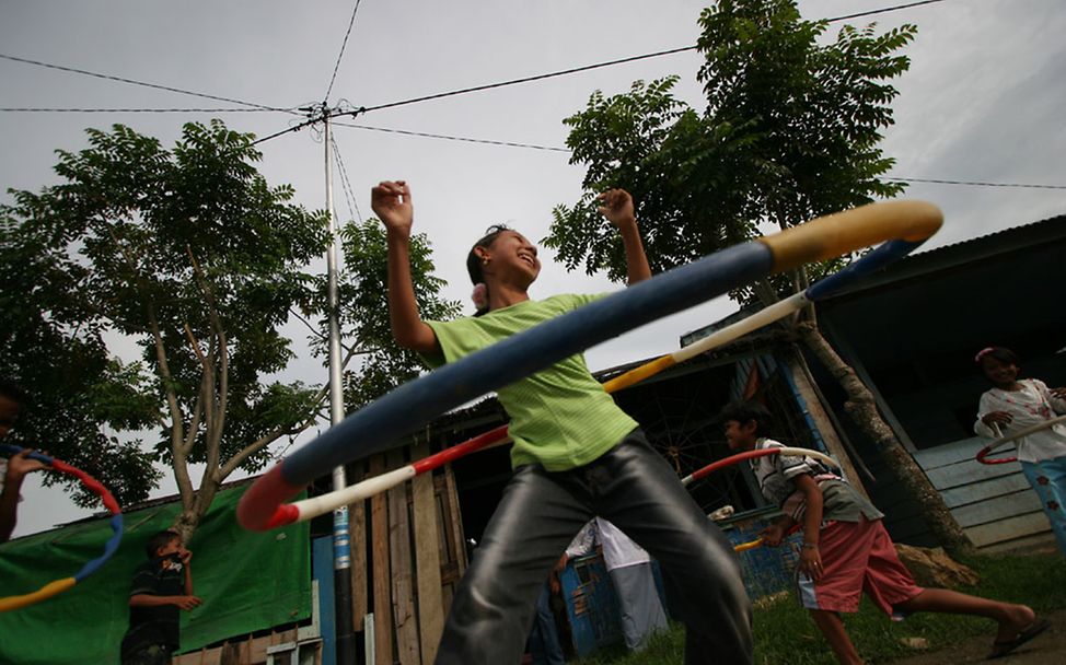 Indonesien: In den UNICEF-Kinderzentren können die Kinder spielen.