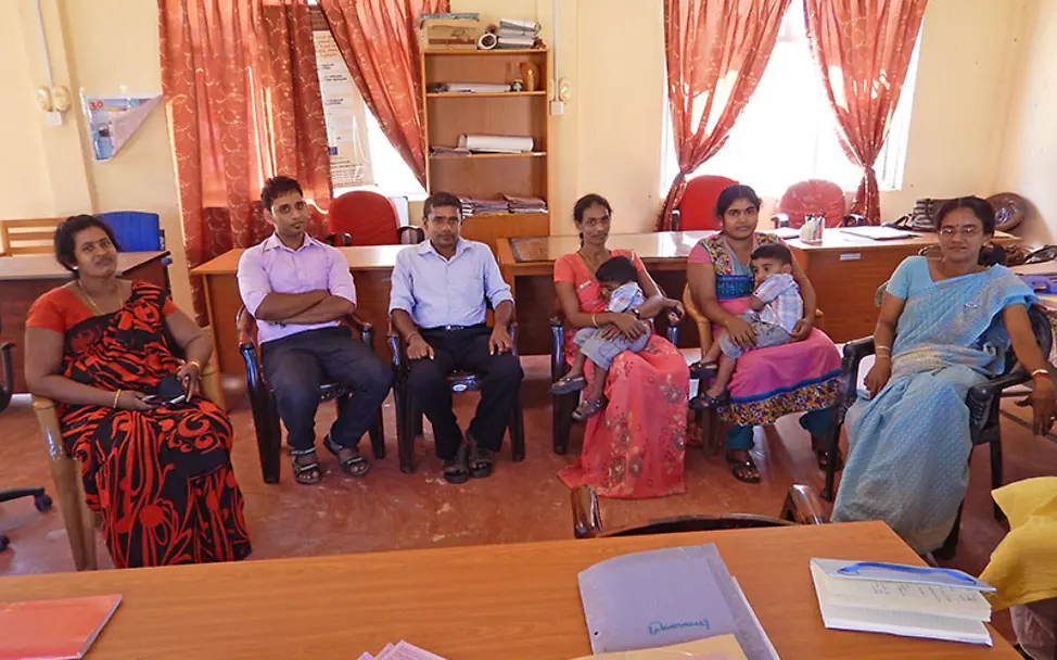Sozialarbeiter/innen des Social Care Centres. | © UNICEF DT/2015/Beate Jung Sri Lanka: Sozialarbeiterinnen des Social Care Centres.