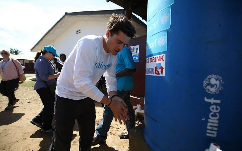 Orlando Bloom Händewaschen