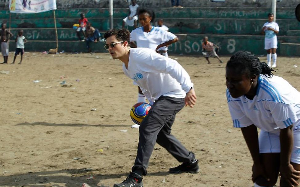 Orlando Bloom Kickkball