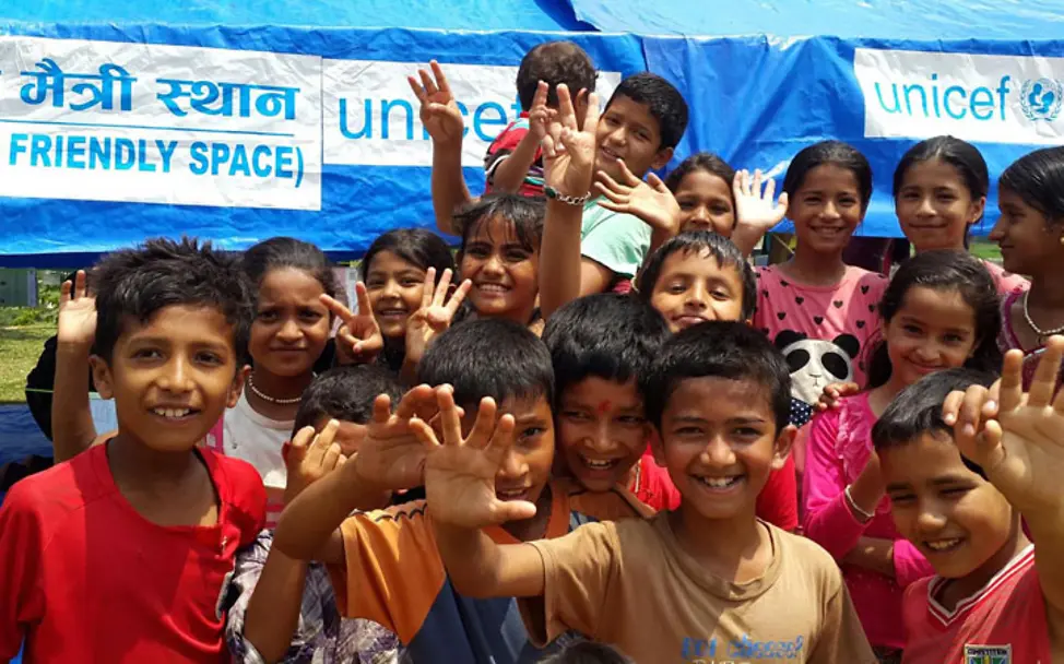 Kinder sagen "Danke für Ihre Hilfe!" | © UNICEF/Page Erdbeben Nepal: Kinderzentrum von UNICEF