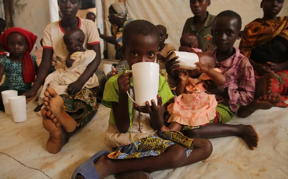 UNICEF versorgt die Kinder | © UNICEF/Pflanz Burundi Krise: Flüchtlingskinder in Notunterkunft