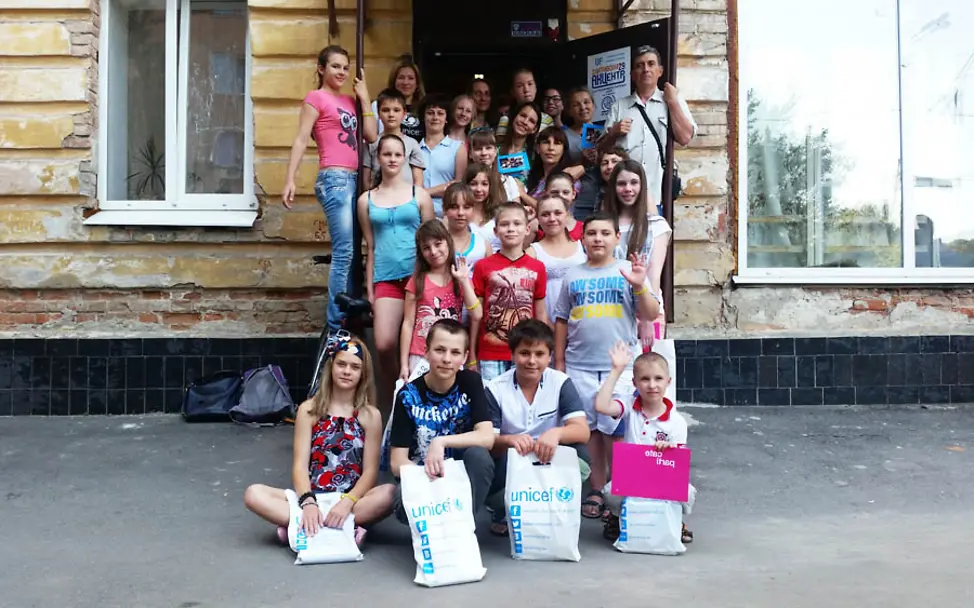 Gruppenfoto mit Workshop-Teilnehmern | © UNICEF/Chris Schuepp Ukraine: Gruppenfoto mit Workshop-Teilnehmern