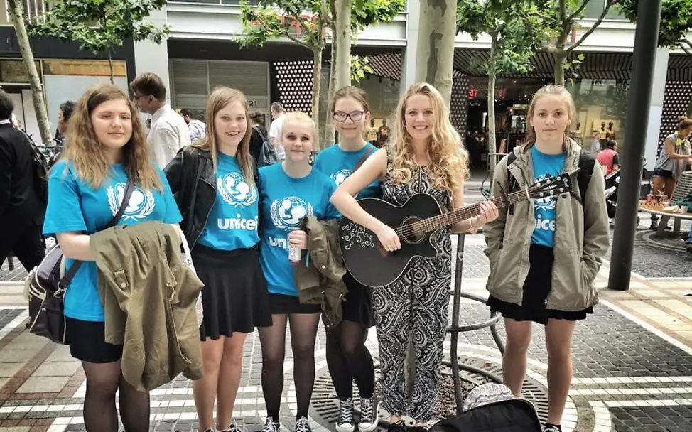 Spontanes Straßenkonzert in Frankfurt/Main. | © Lea Sofia Nikiforow Heldenwoche: Spontanes Straßenkonzert in Frankfurt/Main.