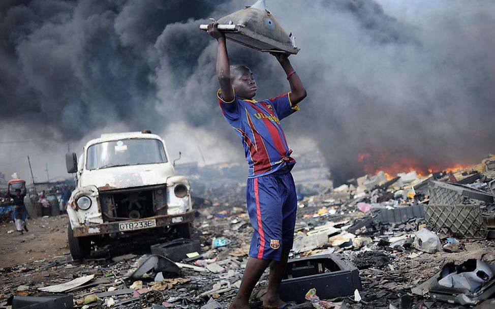 Ghana: Waste export to Africa. © Kai Löffelbein/University of Applied Sciences and Arts, Hannover