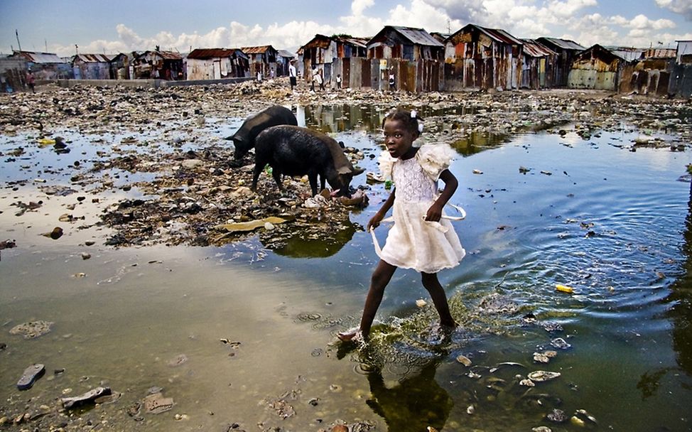 Surviving in Haiti. © Alice Smeets/Out of Focus