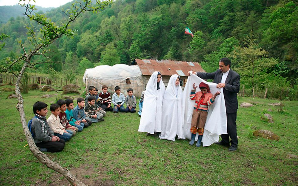 Iran: No distance too far to get to school | © Mohammad Golchin (Freelance Photographer)