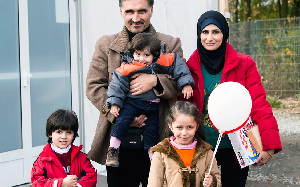 Syrische Famile in einer Notunterkunft in Köln | © UNICEF/Annette Etges Fluechtlingskinder syrische Famile
